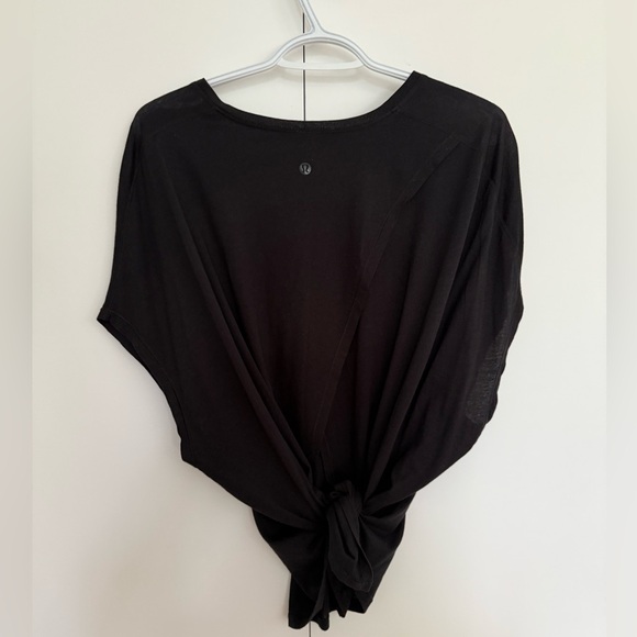 Drapey Black Tee: Lululemon - Picture 13 of 13